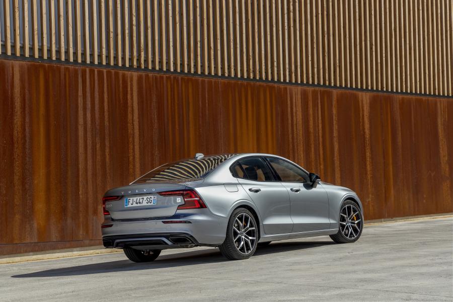  Volvo S60 T8 Polestar Engineered 2018 года  (WW) (фото 32 из 51)
